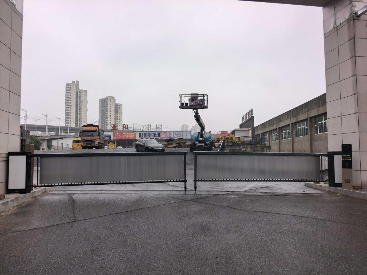 株洲九竹门业有限公司,株洲道闸车牌识别系统,电动伸缩门